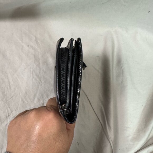 Gucci  GG  Patent Leather Zip Around Wallet - Picture 3 of 8